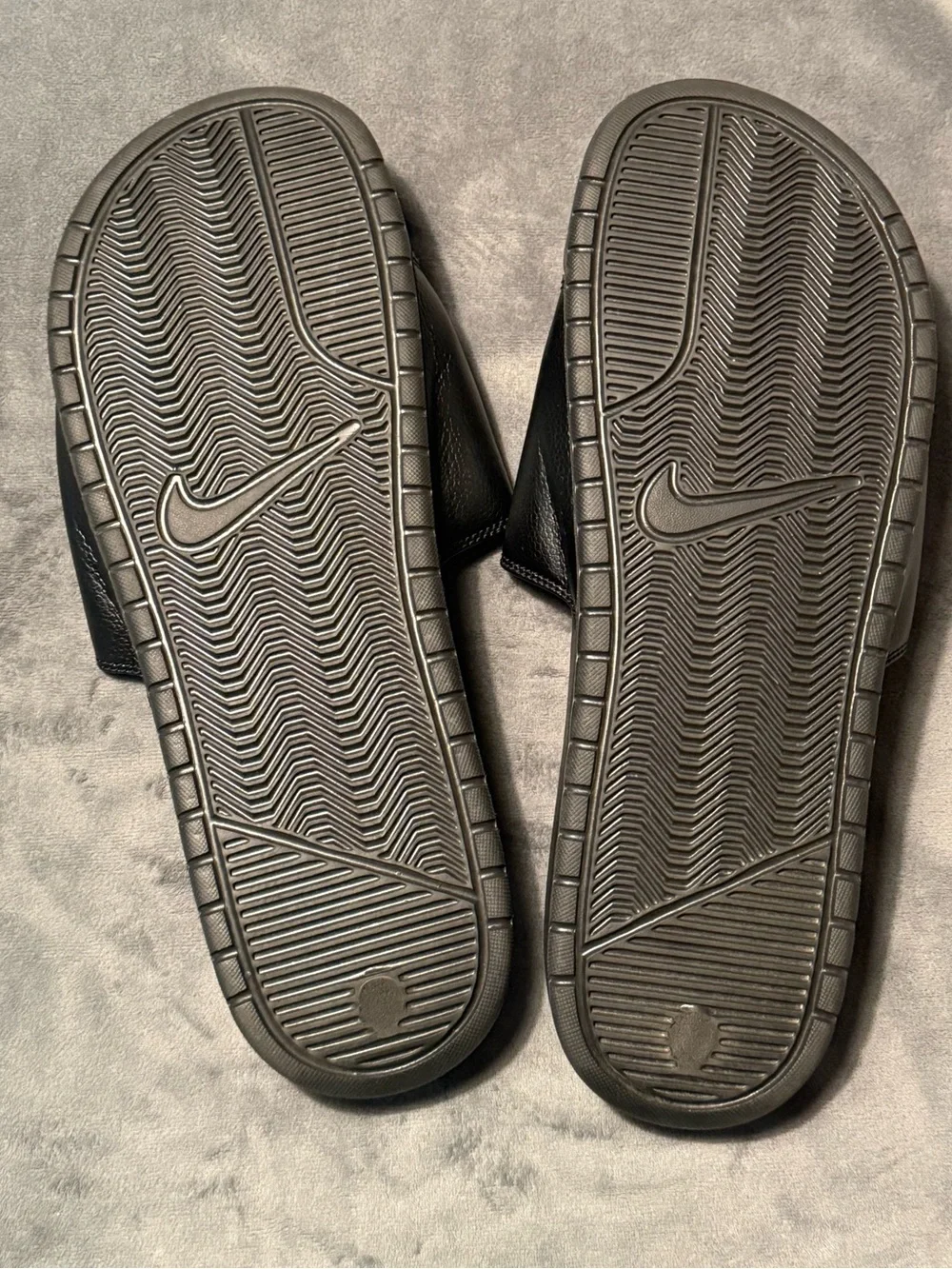 Nike slide into